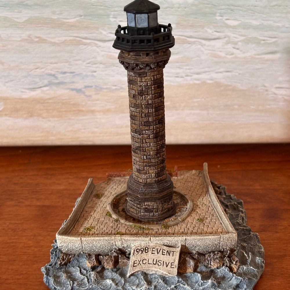 Roosevelt Island, NY Lighthouse Figurine by Harbour Lights